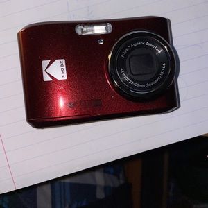 KODAK PIXPRO FZ45-RD 16MP Digital Camera Vlogging Camera (Red)